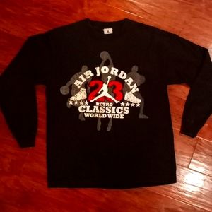 Boy's Air Jordan long sleeve tee size large